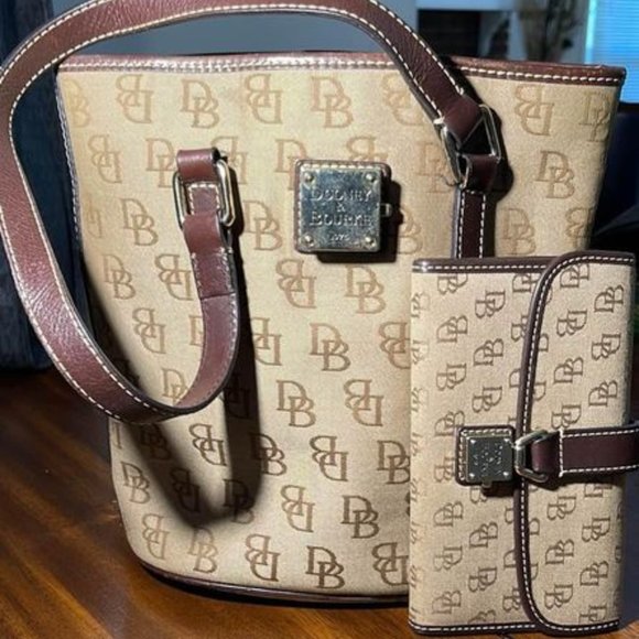 Dourney and Bourke bucket tote with matching wallet - Picture 1 of 1